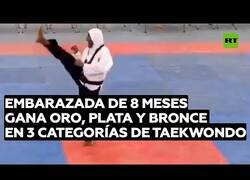 Enlace a Embarazada de 8 meses gana oro, plata y bronce en Taekwondo