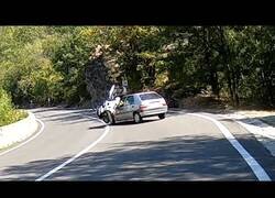 Enlace a Cuando te incorporas a una vía en una curva sin mirar