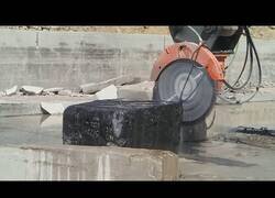 Enlace a Recopilación de maquinarias rompiendo roca