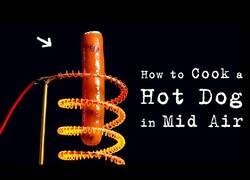 Enlace a ¿Es posible cocinar una salchicha mientras levita?