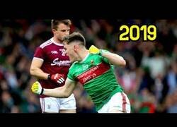 Enlace a Así es el fútbol gaélico: El fútbol que se juega con las manos