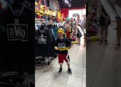 Enlace a Cuando un pequeño gran fan de Hulk Hogan se encuentra con Hulk Hogan