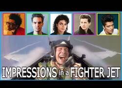 Enlace a Cantando con 34 voces diferentes subido a un caza