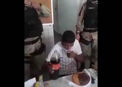 Enlace a Cuando la policía se espera a que cumplas los 18 para detenerte
