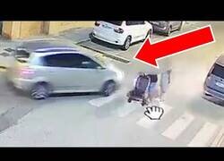 Enlace a Detenido un hombre que dejó inconsciente a un conductor que estuvo cerca de atropellar a su familia