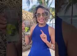 Enlace a Invitados a una boda son grabados antes de su primera copa y después de la última