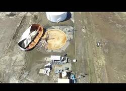 Enlace a Explota un tanque con 6 millones de litros de agua en California