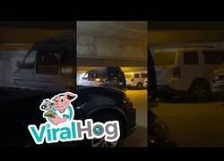 Enlace a El hombre que pensaba que el parking estaba lleno de badenes