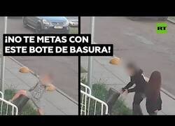 Enlace a Adolescentes pelean con una papelera y acaban perdiendo