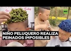 Enlace a El peluquero de 6 años que hace cortes imposibles