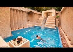 Enlace a Construyendo un parque acuático en mitad de un bosque