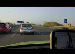 Enlace a Conductor tarado casi provoca un accidente