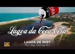 Enlace a El lago de CocaCola, ¿te bañarías ahí dentro?