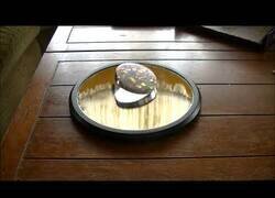 Enlace a Me vuelve loco: el disco de Euler sigue girando rápido y rápido hasta que se para de golpe