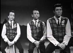 Enlace a Los Bee Gees de niños ya apuntaban lejos