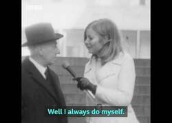 Enlace a Experimento social de hace 50 años: ¿Les gusta a los hombres que una mujer les pellizque el culo por la calle?