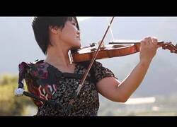 Enlace a La atleta paralímpica que también toca el violín