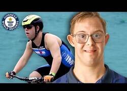 Enlace a El primer atleta con Síndrome de Down que compite para el IronMan