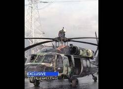 Enlace a ¿Puede un humano soportar los giros de las hélices de un helicóptero? La respuesta es no.