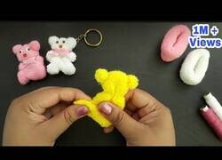 Enlace a Cómo hacer ositos con gomas para el pelo