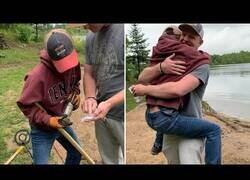 Enlace a La reacción de este chico con Síndrome de Down al pedirle su hermano que sea su padrino de boda