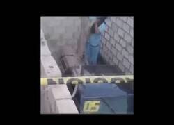 Enlace a Este hombre es sepultado junto a su camioneta como su último deseo en vida