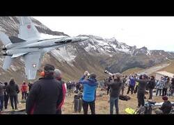 Enlace a La exhibición de la fuerzas aéreas que tiene lugar en los Alpes