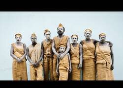 Enlace a Tata Gonda, la secta que nunca antes se dejó filmar