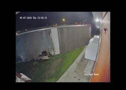 Enlace a Un camión que transportaba vacas sufre un accidente