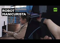 Enlace a El robot que te hace la manicura