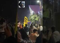 Enlace a Grupo de jóvenes atacan la discoteca Waka Sabadell