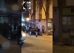 Enlace a La policía de Córdoba detiene con contundencia una persona agresiva que causaba inseguridad