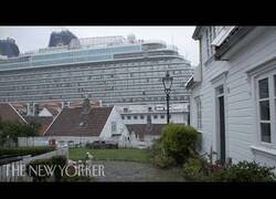 Enlace a El crucero gigante que se convierte en un edificio más de este pueblo