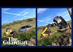 Enlace a Cuando tienes un tractor, las discusiones en la carretera se resuelven con facilidad