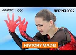 Enlace a Kamila Valieva hace historia en patinaje artístico con tan solo 15 años