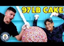 Enlace a Creando el 'chupachups' más grande del mundo