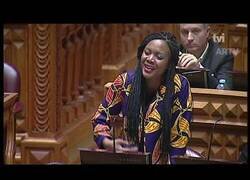 Enlace a Una tartamuda en el Parlamento Portugués