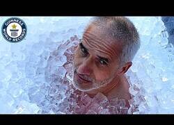 Enlace a El hombre que aguanta más tiempo sumergido en el hielo