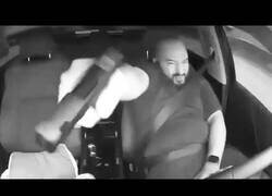 Enlace a Conductor acaba a tiros con otro coche