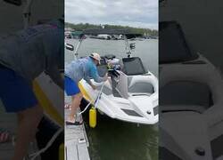 Enlace a Cuando se te cuela un mapache en el bote