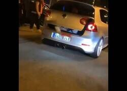 Enlace a Cuando el motor de tu coche 'peta manualmente'