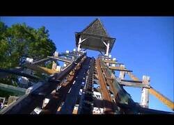 Enlace a Subiéndose a 'Leap The Dips', la montaña rusa más antigua del mundo