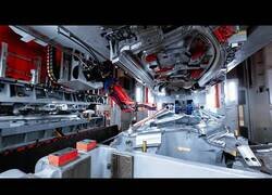 Enlace a Un dron sobrevuela la nueva mega fábrica de Tesla en Berlín