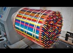 Enlace a Construyendo un globo terráqueo con lápices de colores