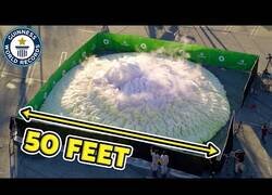 Enlace a La reacción química en forma de fuente más grande del mundo