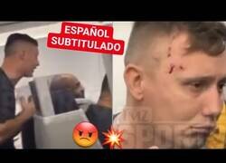 Enlace a Mike Tyson golpea a un borracho que le molestó durante un vuelo