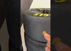 Enlace a La prueba que demuestra lo blandos que son los neumáticos de competición