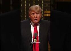 Enlace a Ahora Donald Trump se dedica a hacer 'Roasts'