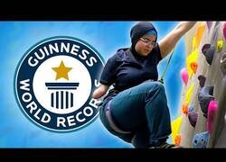 Enlace a La escaladora que tenía una sola mano