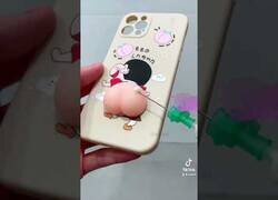 Enlace a La funda para el móvil que no sabías que necesitabas